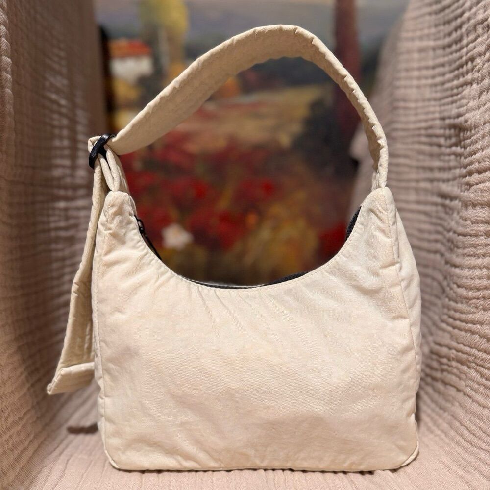 Baggu UO Exclusive Ivory Mini Shoulder Bag